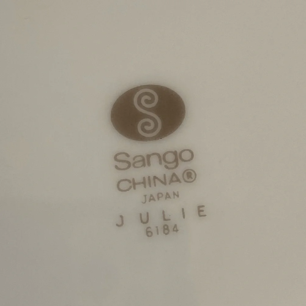 Sango China Japan JULIE 5 round dinner plates 10.5 inch gray floral pattern